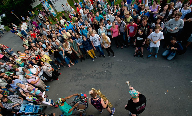 Too Many Zooz Colours Of Ostrava, Festival v ulicích Ostrava 15. 07. 2015